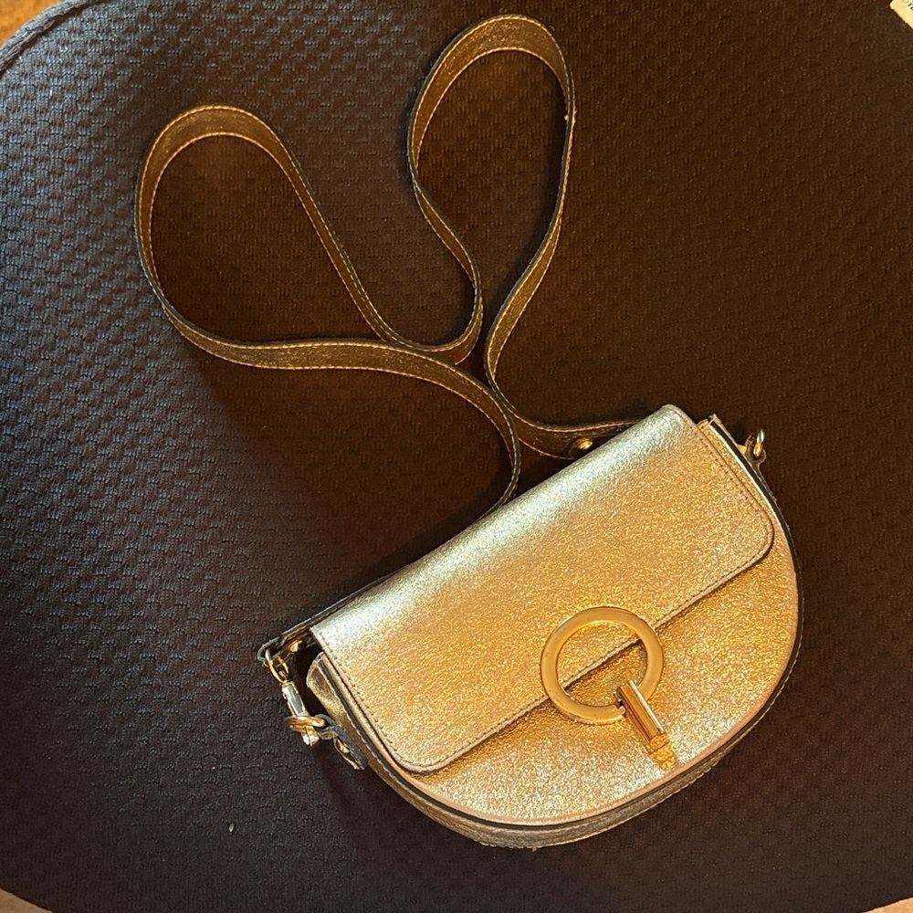 Elegant Gold Crossbody Bag